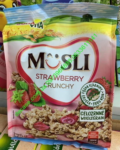 Мюсли Musli strawberries crunchy с клубникой 375g